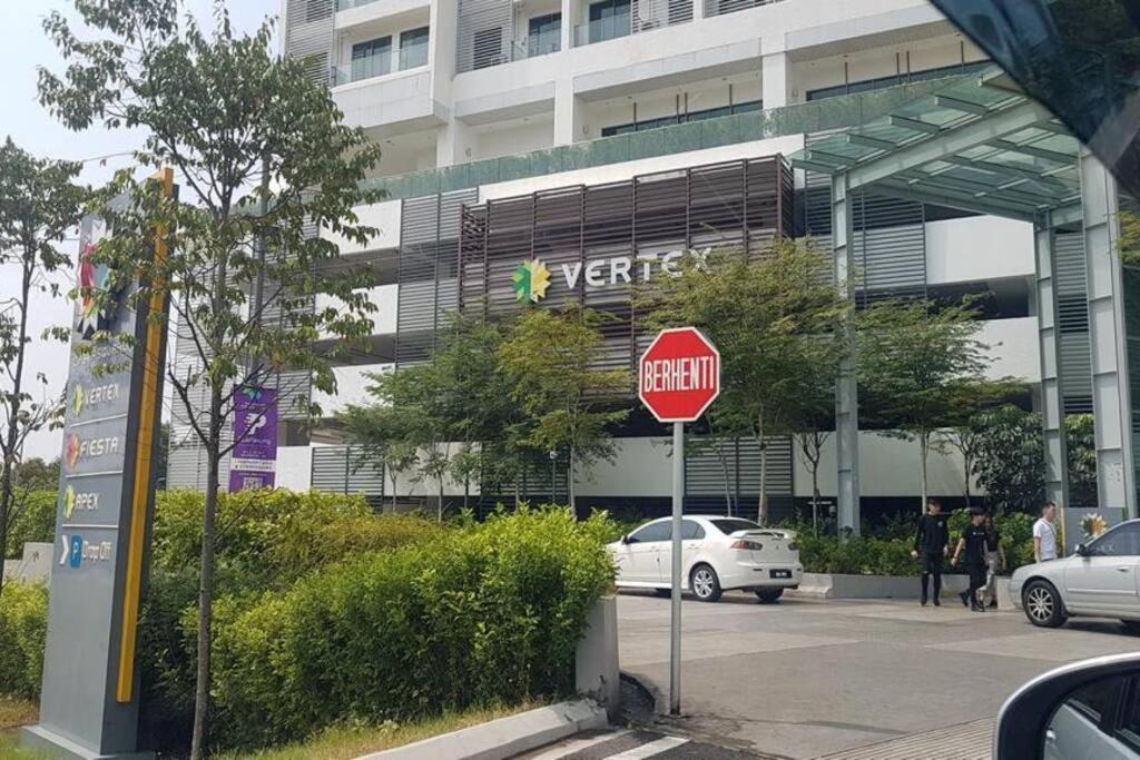 Cybersquare Lakeview With Netflix And Disney Hotstar 塞贝维 外观 照片